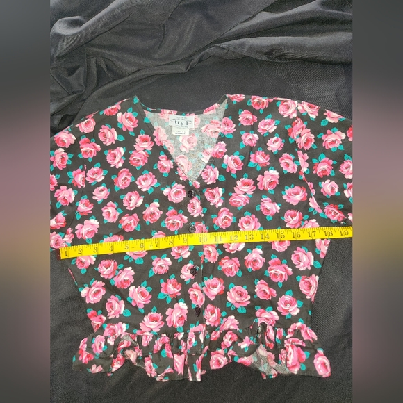 Vintage Peplum Floral Button-Up Top - Picture 8 of 8